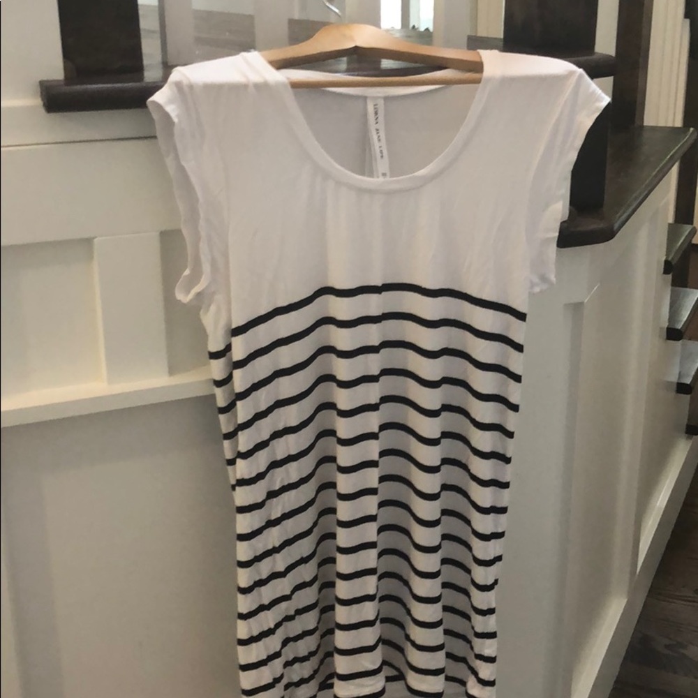 Lorna Jane Tunic stripe tunic top